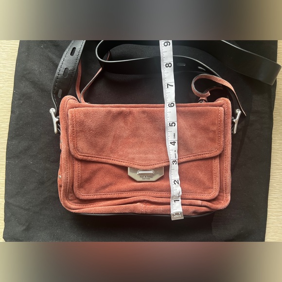 🎉🎀🎊Host Pick 🎊🎉🎀 NWOT Rag & Bone Small Field Messenger Suede Bag - Picture 6 of 16